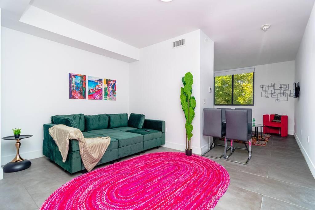 Stylish 1br With King Bed Walk To Marlins Park & Brickell Apartment