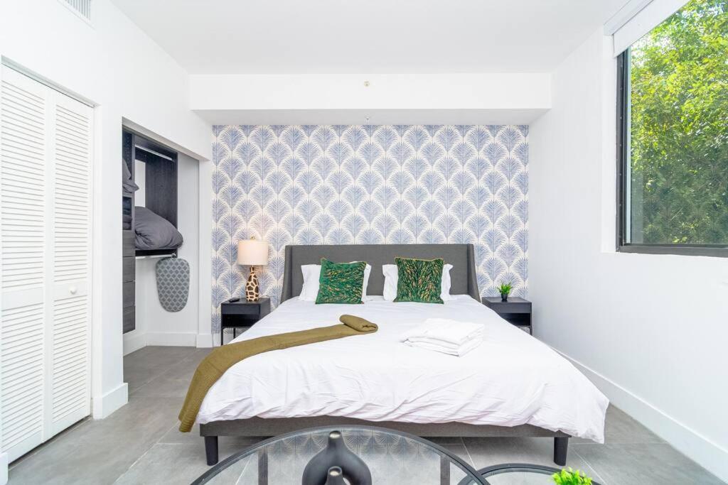 Stylish 1br With King Bed Walk To Marlins Park & Brickell Miami